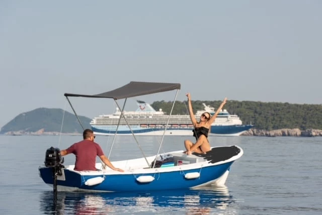 Pasara 5 HP no-licence boat in Dubrovnik