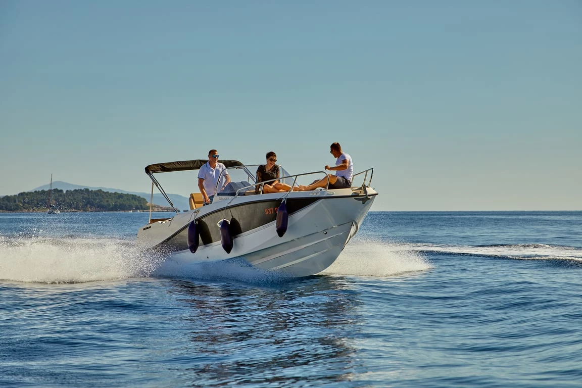 Quicksilver 755 Sun Deck cabin boat Dubrovnik